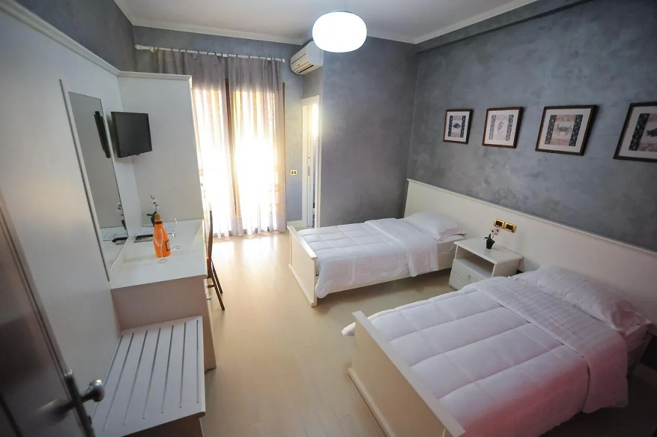Iliria Internacional Hotel Durres 4*,