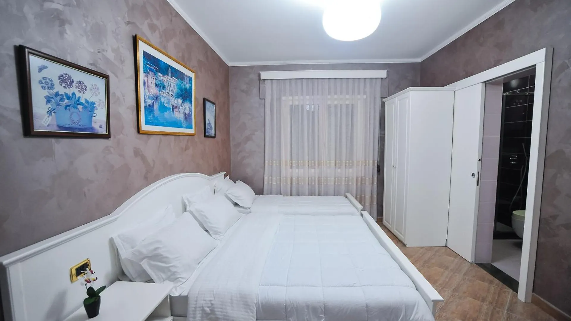 Iliria Internacional Hotel Durres 4*,