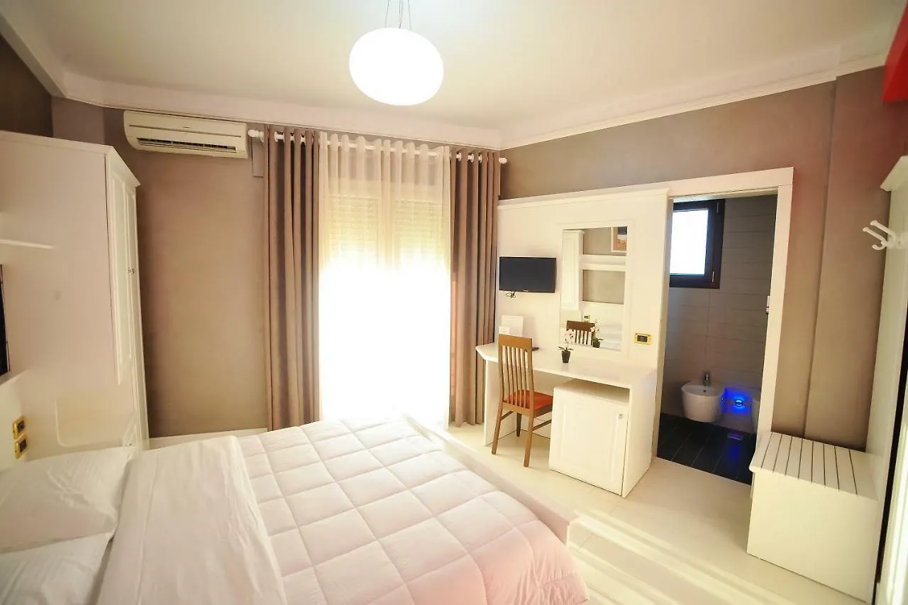 Iliria Internacional Hotel Durres 4*,